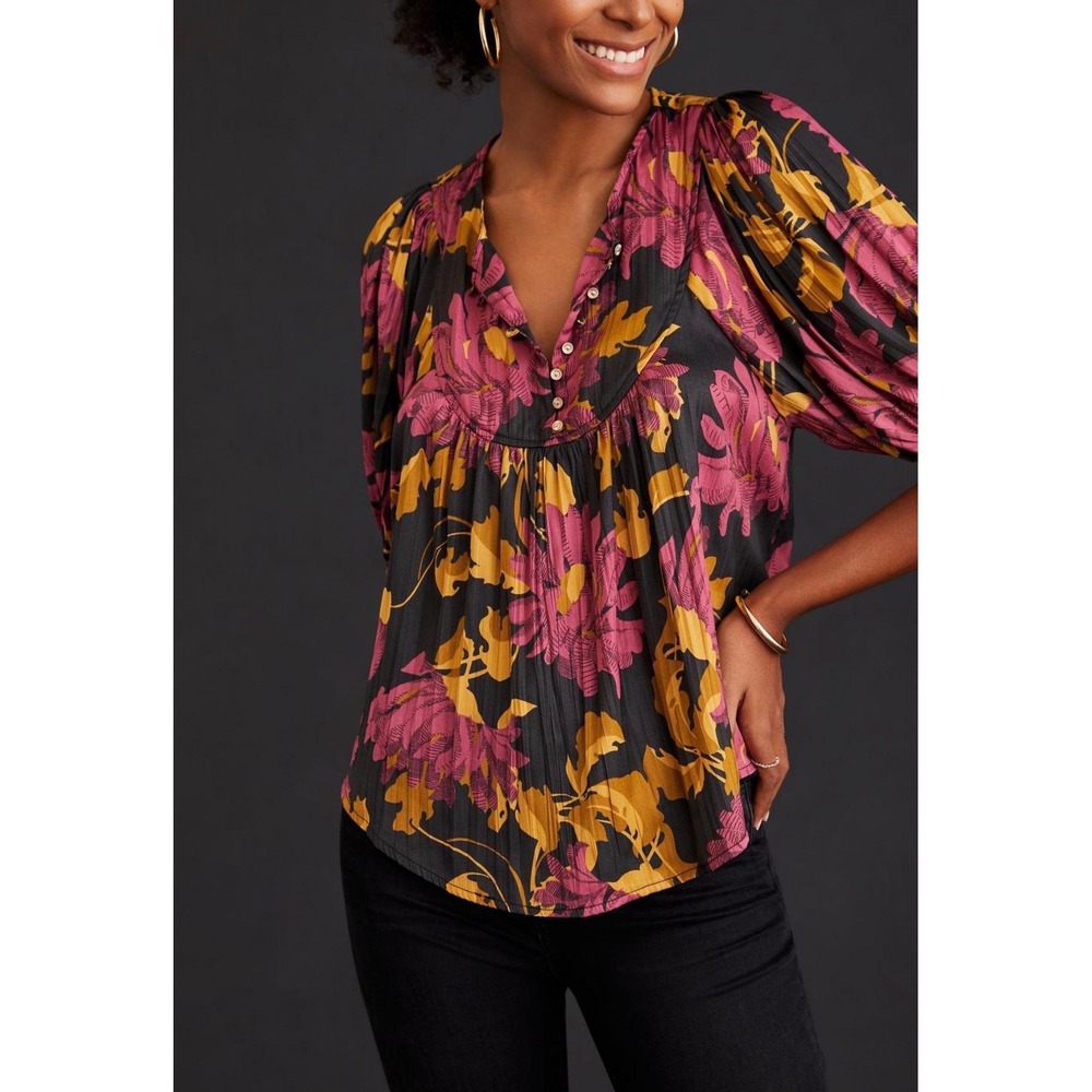 By Anthropologie Drapey Henley Pullover Floral Blouse Size: Medium